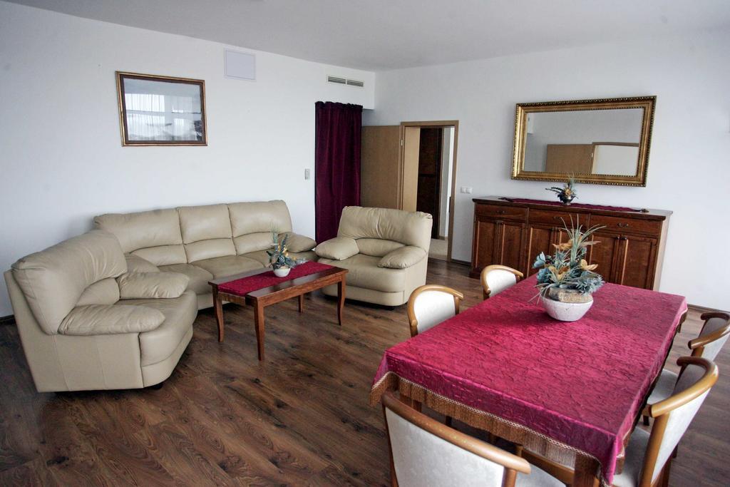 Hotel Claudius Szombathely Zimmer foto